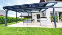 photovoltaikdach-04-a-mit-mattglas-kombiniert-aus-aluminium-anthrazit-bei-terrasse-als-ueberdachung-und-sonnenschutz_1